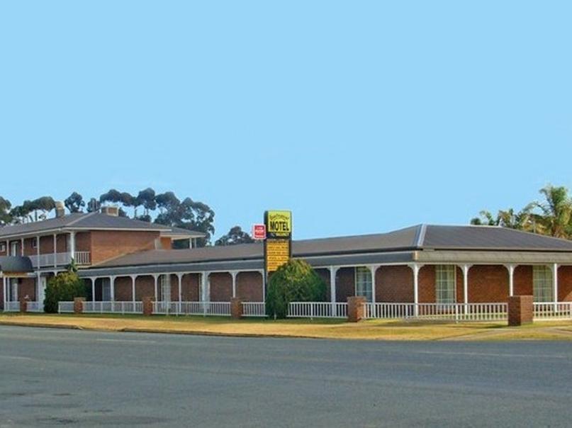 Centrepoint Motel Deniliquin Exteriör bild
