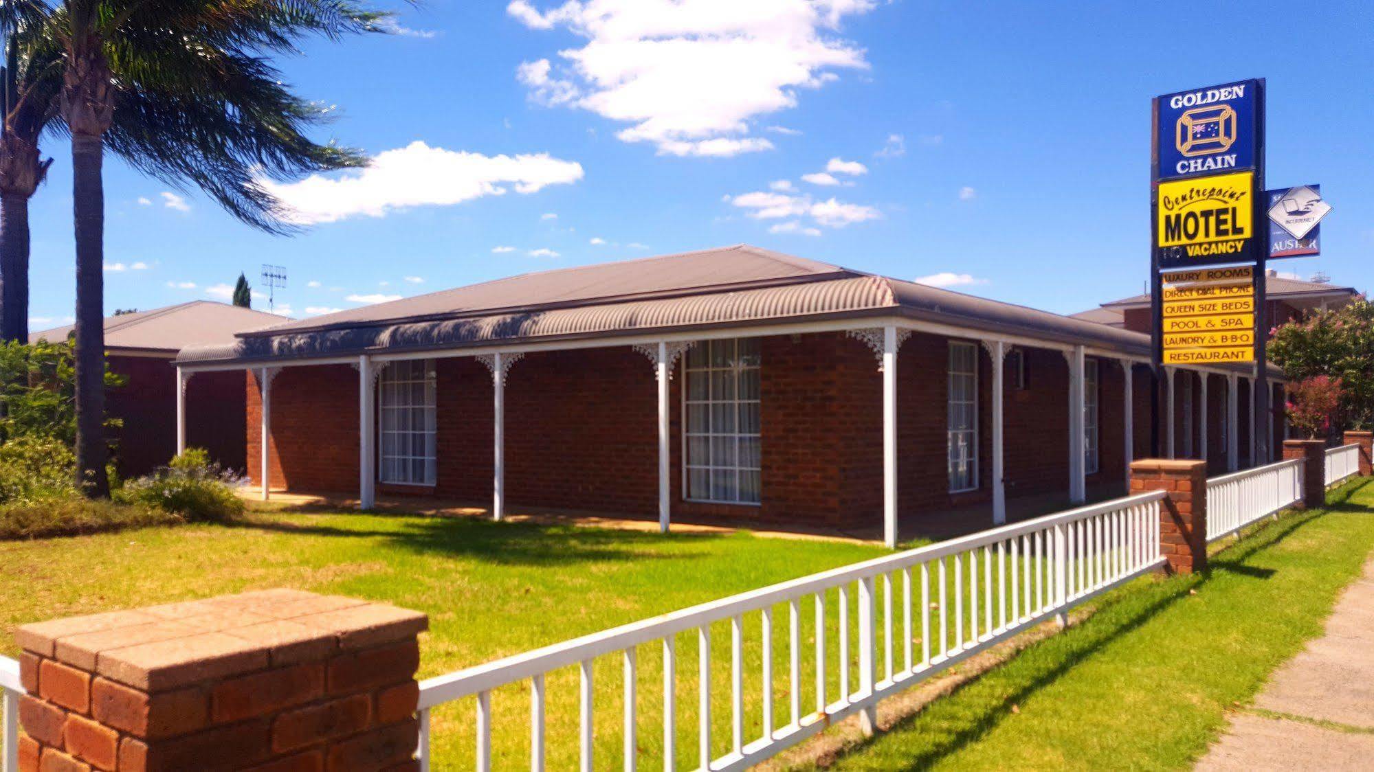 Centrepoint Motel Deniliquin Exteriör bild